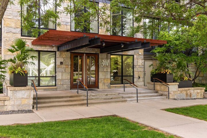 Property Photo: 301 Kenwood Parkway 302 MN 55403