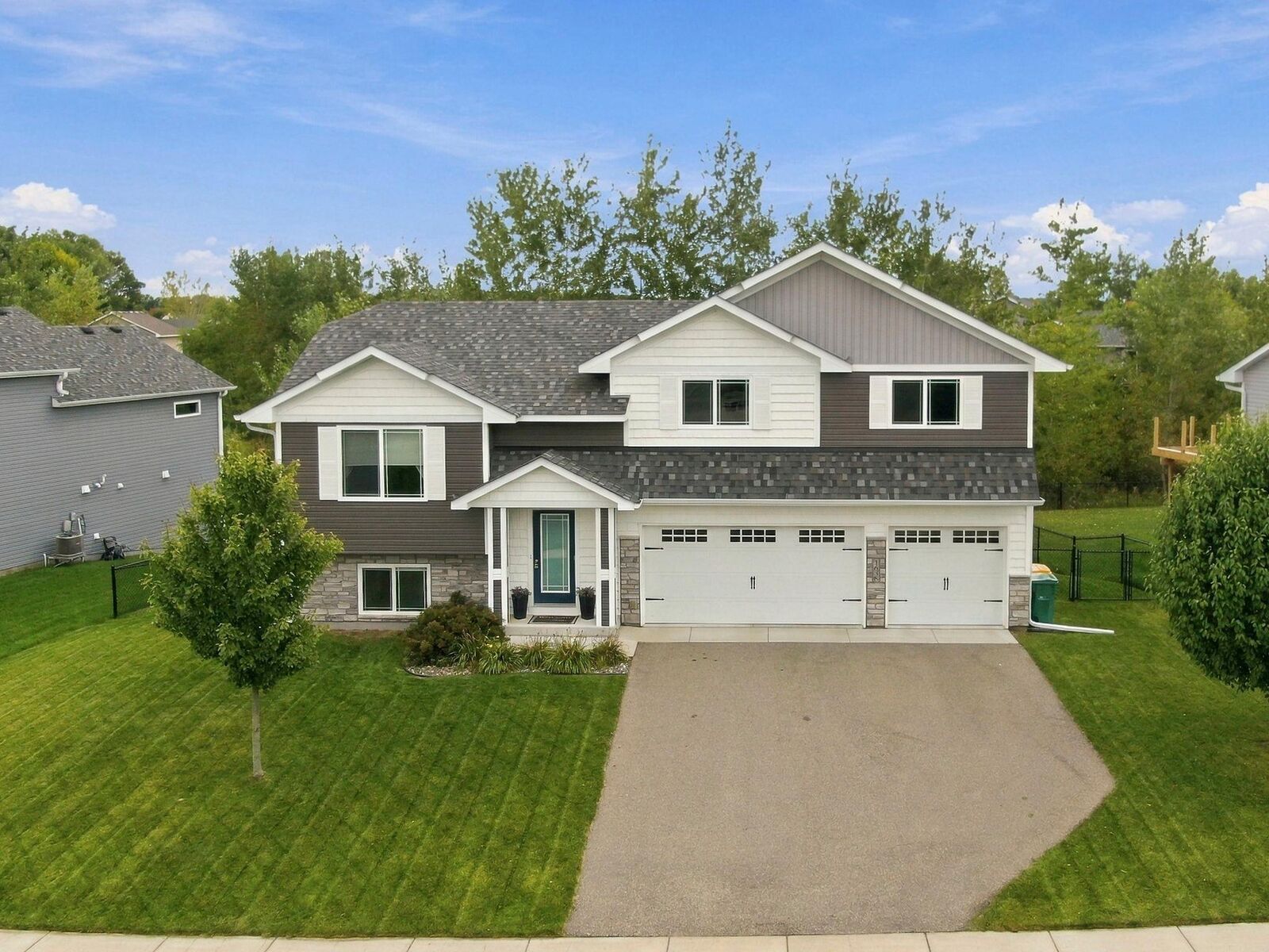 Property Photo: 1638 Hidden Trail MN 55360