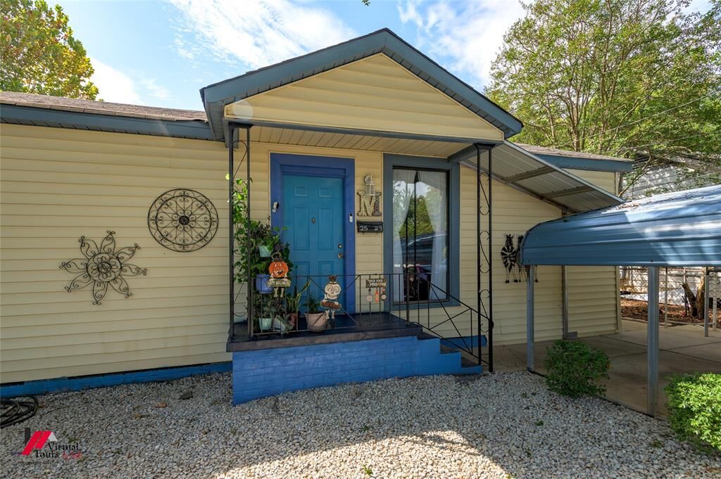 Property Photo:  2524 Broadway Drive  LA 71111 