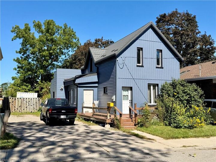 Property Photo:  112 Arthur Street  ON N3S 3J4 