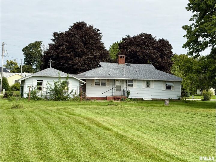 Property Photo: 552 E 2nd Avenue IL 61490