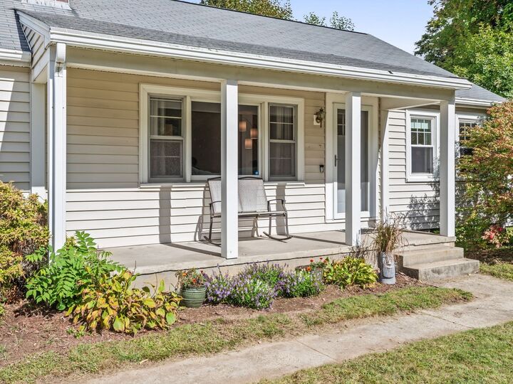 Property Photo: 5 Briggs St MA 01588