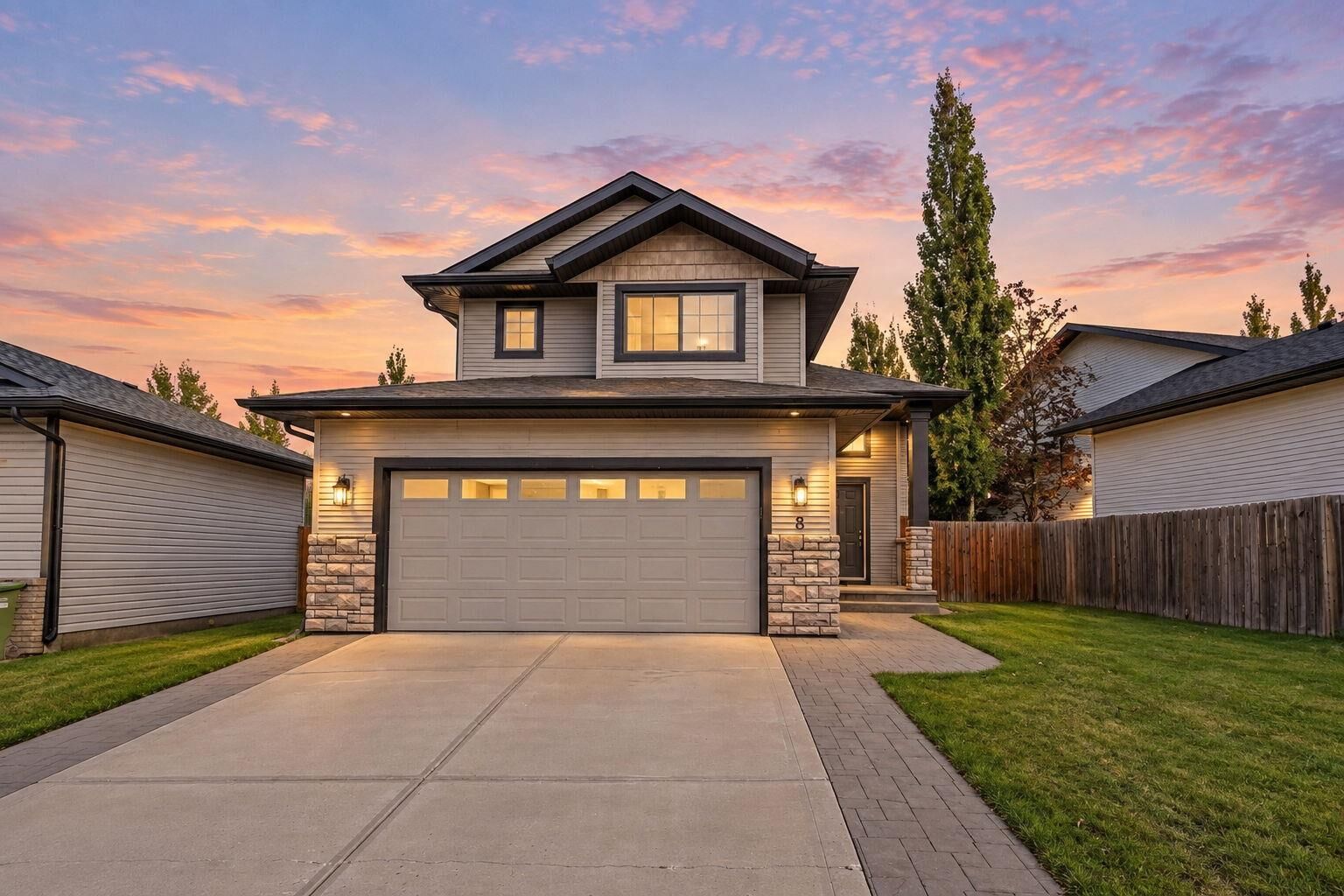 Property Photo:  8 Irving Crescent  AB T4R 3R9 