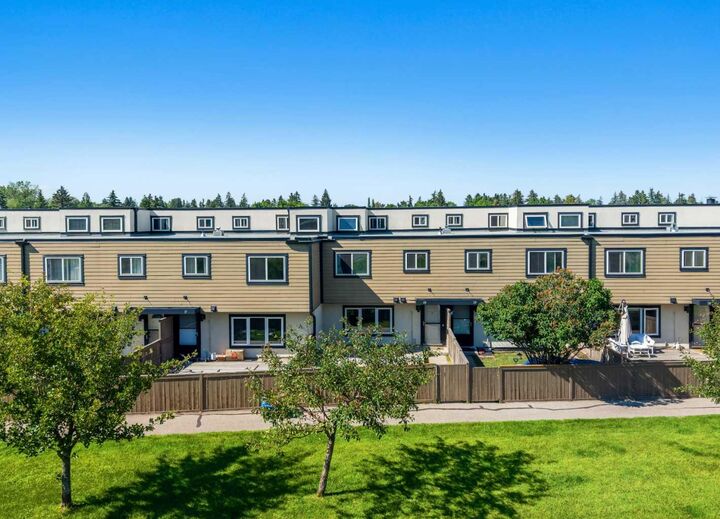 Property Photo:  3809 45 Street SW 40  AB T3E 3H4 