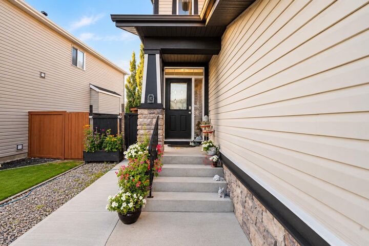 Property Photo:  58 Copperleaf Terrace SE  AB T2Z 0H9 