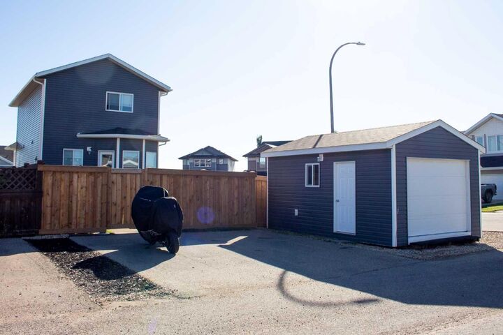 Property Photo:  9402 88 Street  AB T8X 0H2 