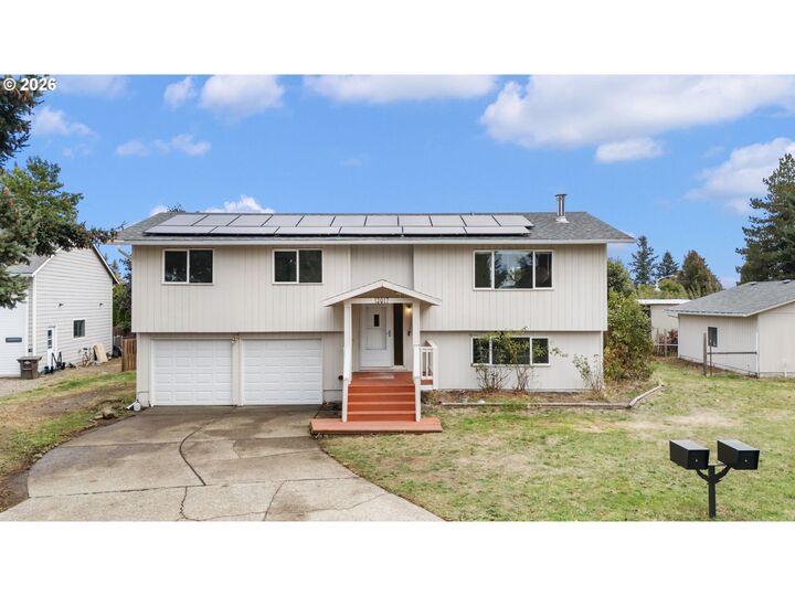 Property Photo:  13017 Setera Cir  OR 97045 