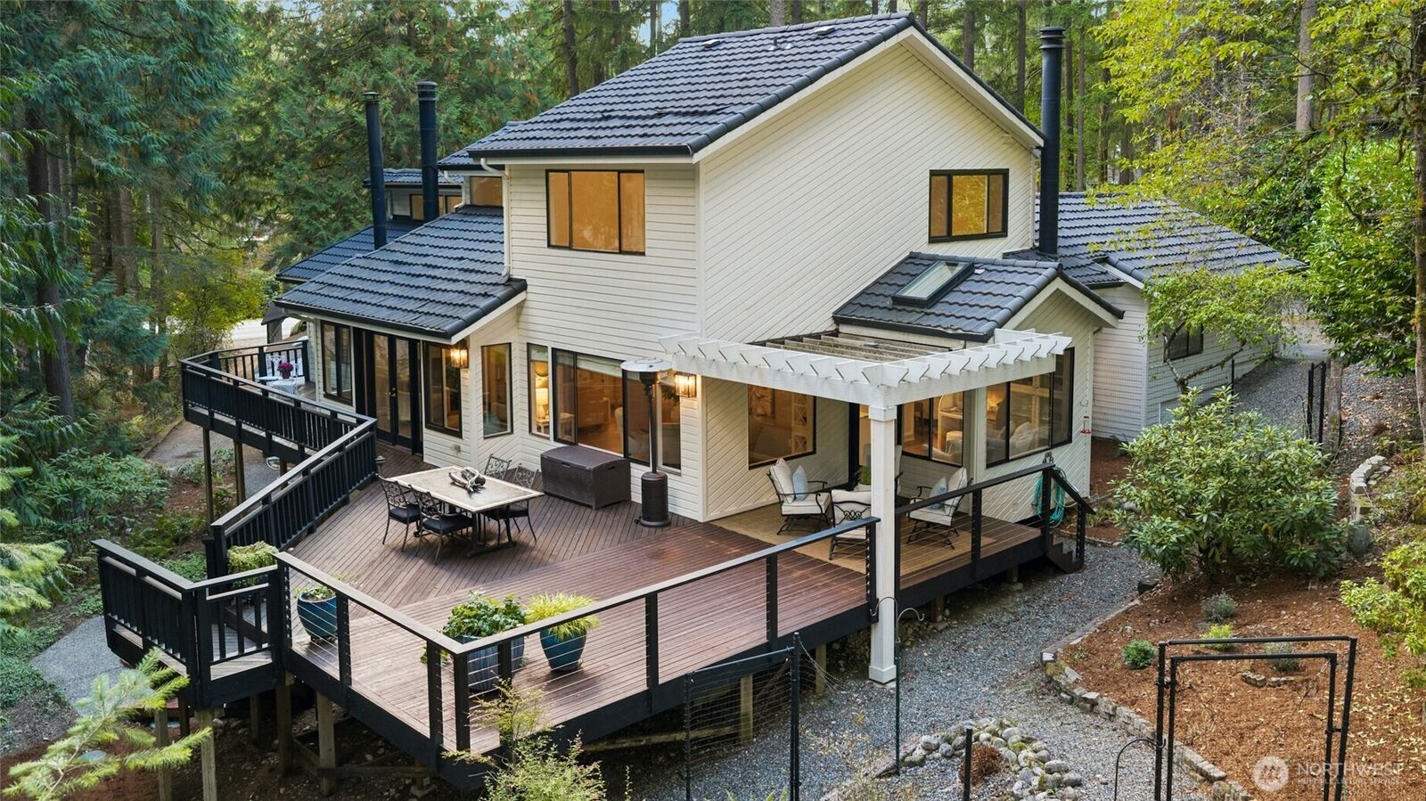 Property Photo: 622 216th Avenue NE WA 98074