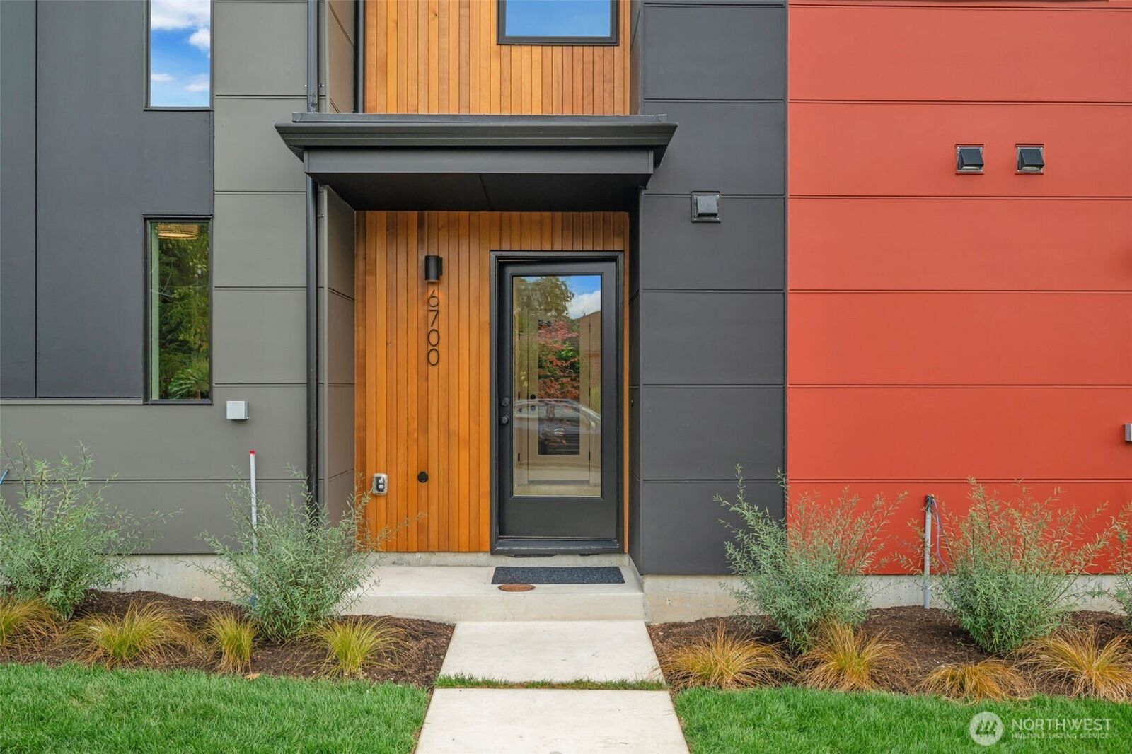 Property Photo:  6700  52nd Avenue S  WA 98118 