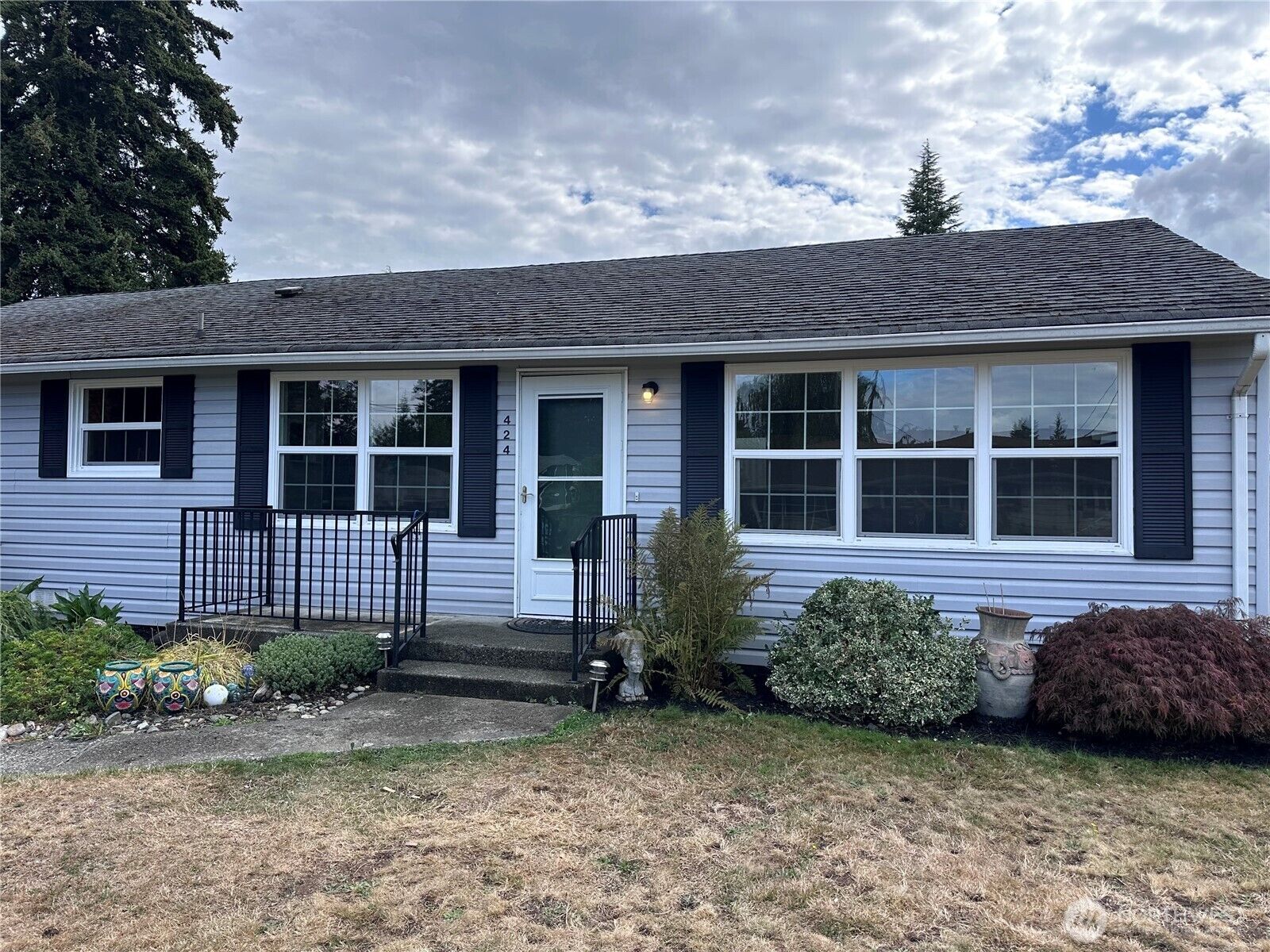 Property Photo:  424  50th Street SW  WA 98203 