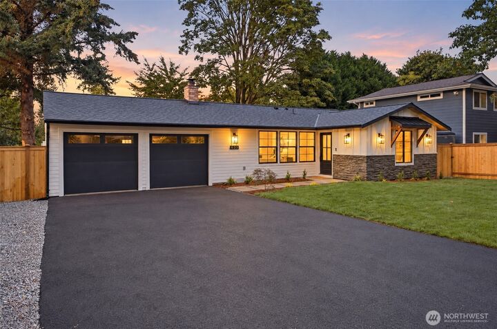 Property Photo: 633 221st Street SW WA 98021