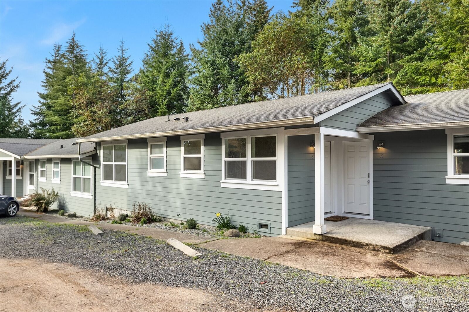 Property Photo: 1574 NE Park View Dr 5 WA 98110