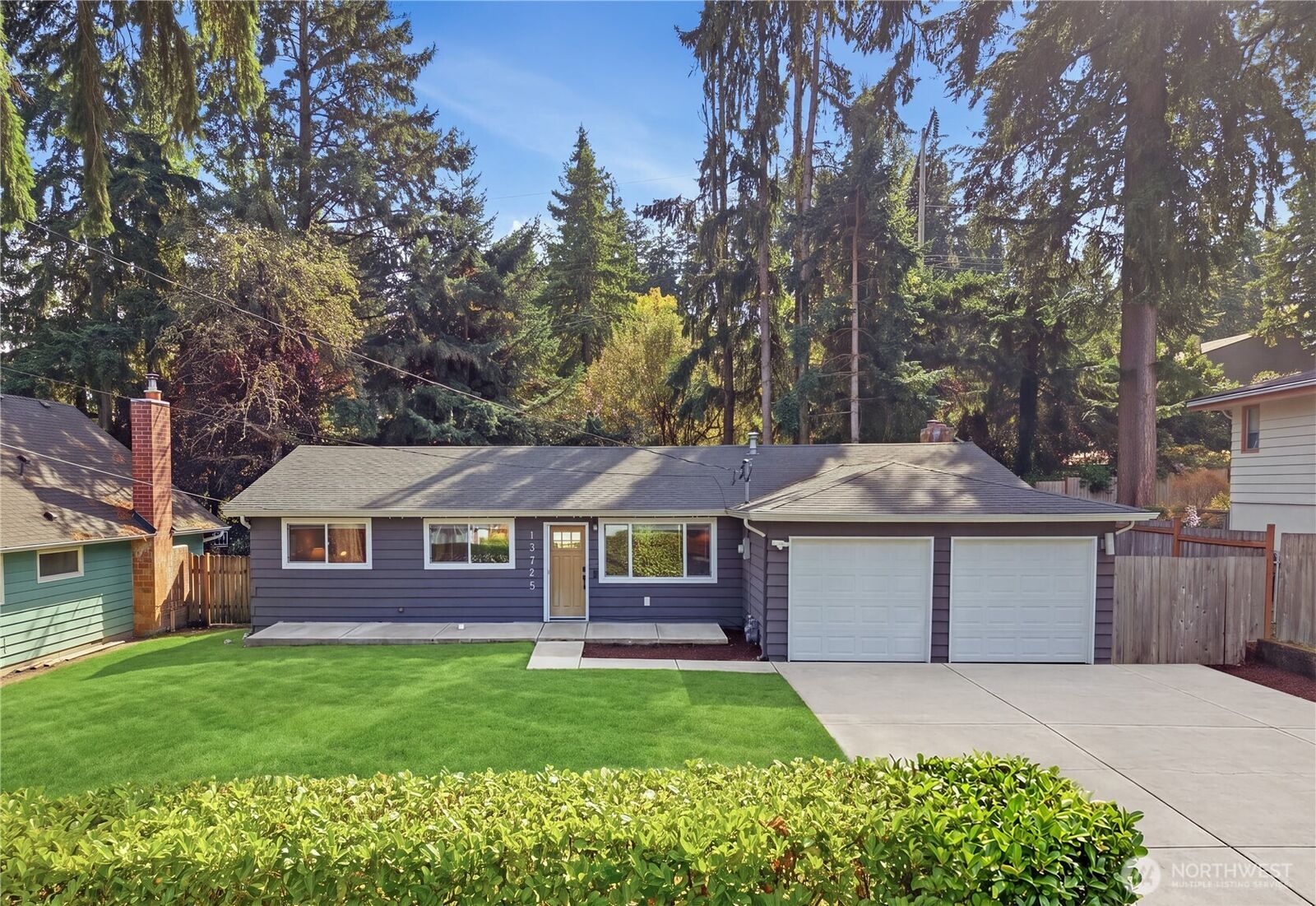 Property Photo: 13725 NE 70th Place WA 98052