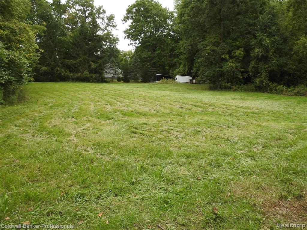 Property Photo:  1988 S Elba Road  MI 48446 