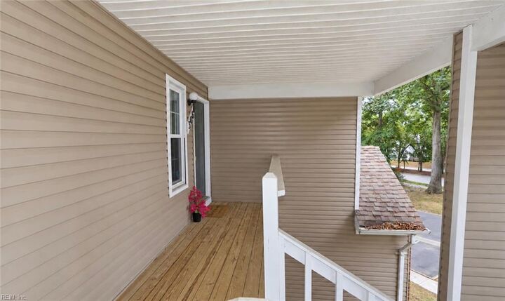 Property Photo:  782 Windbrook Cir 306  VA 23602 