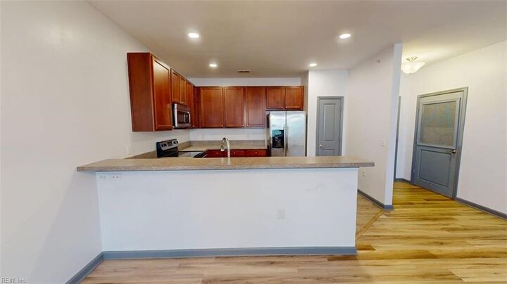 Property Photo:  4332 Hillingdon Bnd 206  VA 23321 