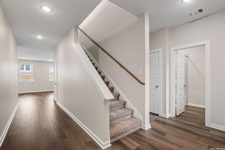 Property Photo: 140 Bella Rosa Trl TX 78108