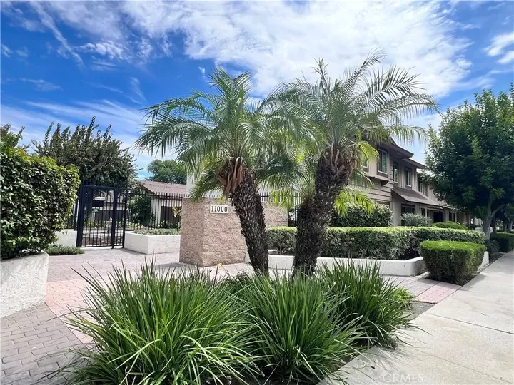 Property Photo:  11000 Woodruff Avenue 24  CA 90241 