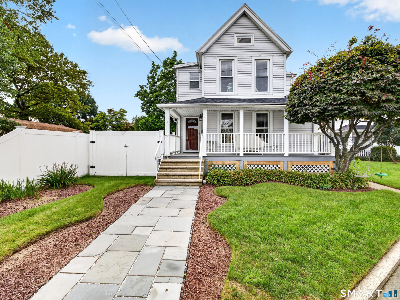 Property Photo:  5 Doty Place  CT 06512 