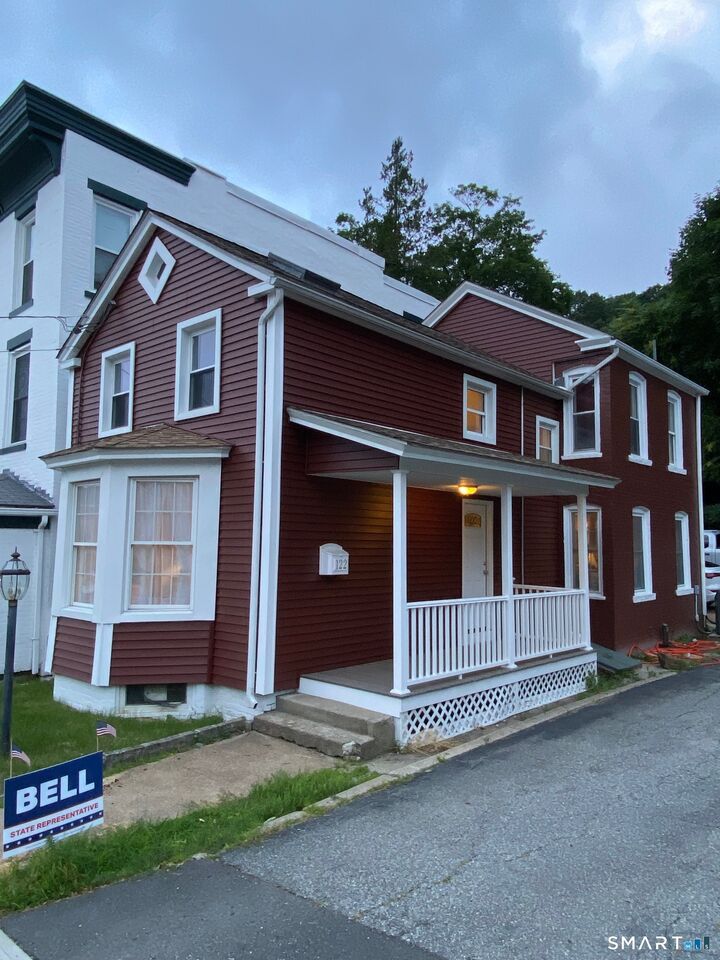 Property Photo: 122 Broadway CT 06360