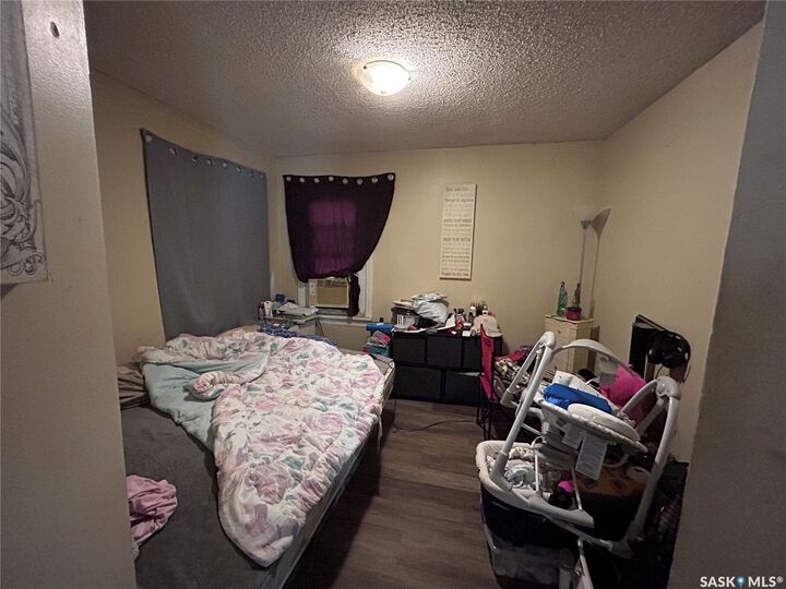 Property Photo:  804 F Avenue N  SK S7L 1W5 