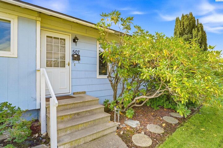 Property Photo: 507 Catskill WA 99354