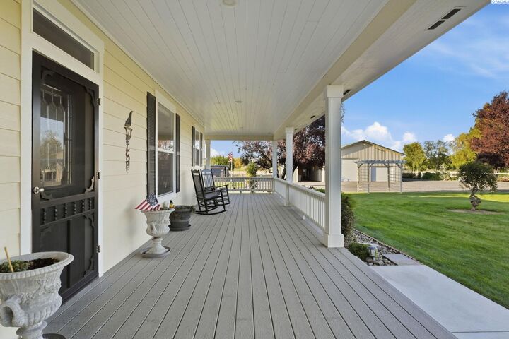 Property Photo:  102616 N 1007 Pr NW  WA 99350 