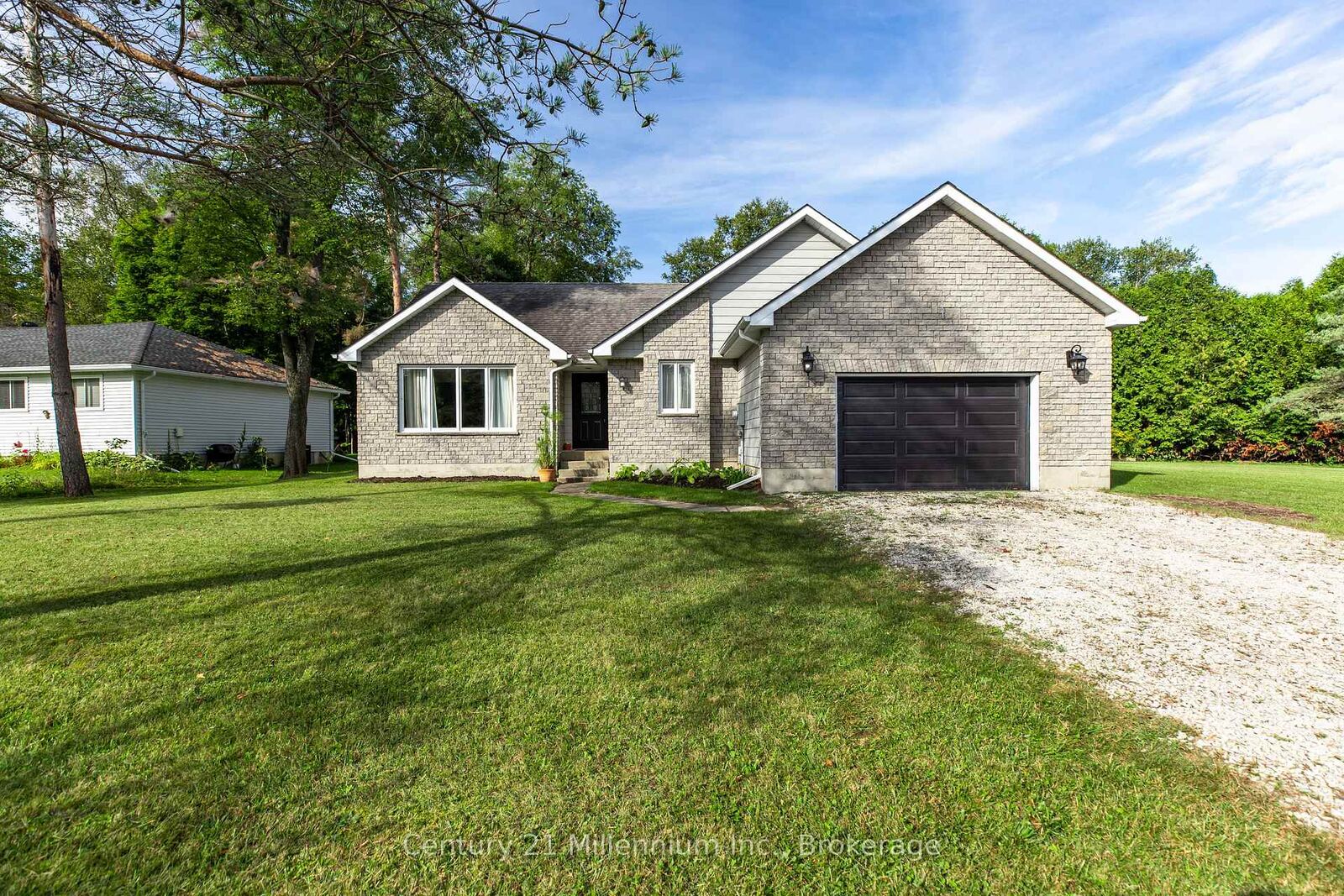 Property Photo:  103 Dorena Crescent  ON N0H 2G0 