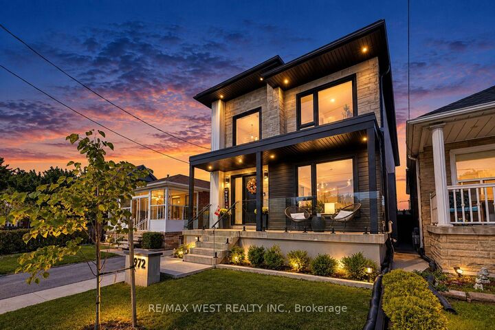Photo de la propriété: 972 Castlefield Avenue ON M6B 1E2