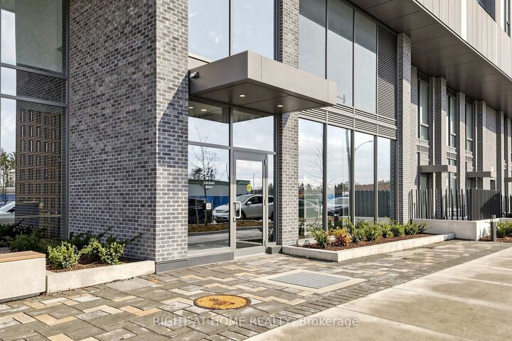 Photo de la propriété:  474 Caldari Road 909  ON L4K 0R5 