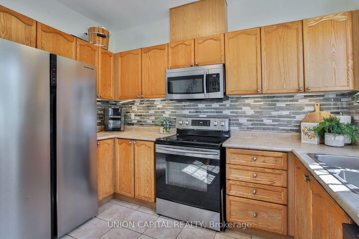 Property Photo:  60 Wilkie Lane  ON L1S 7S5 