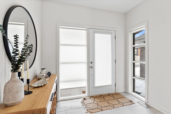 Property Photo:  168 Shuttleworth Drive  ON K1T 0S8 