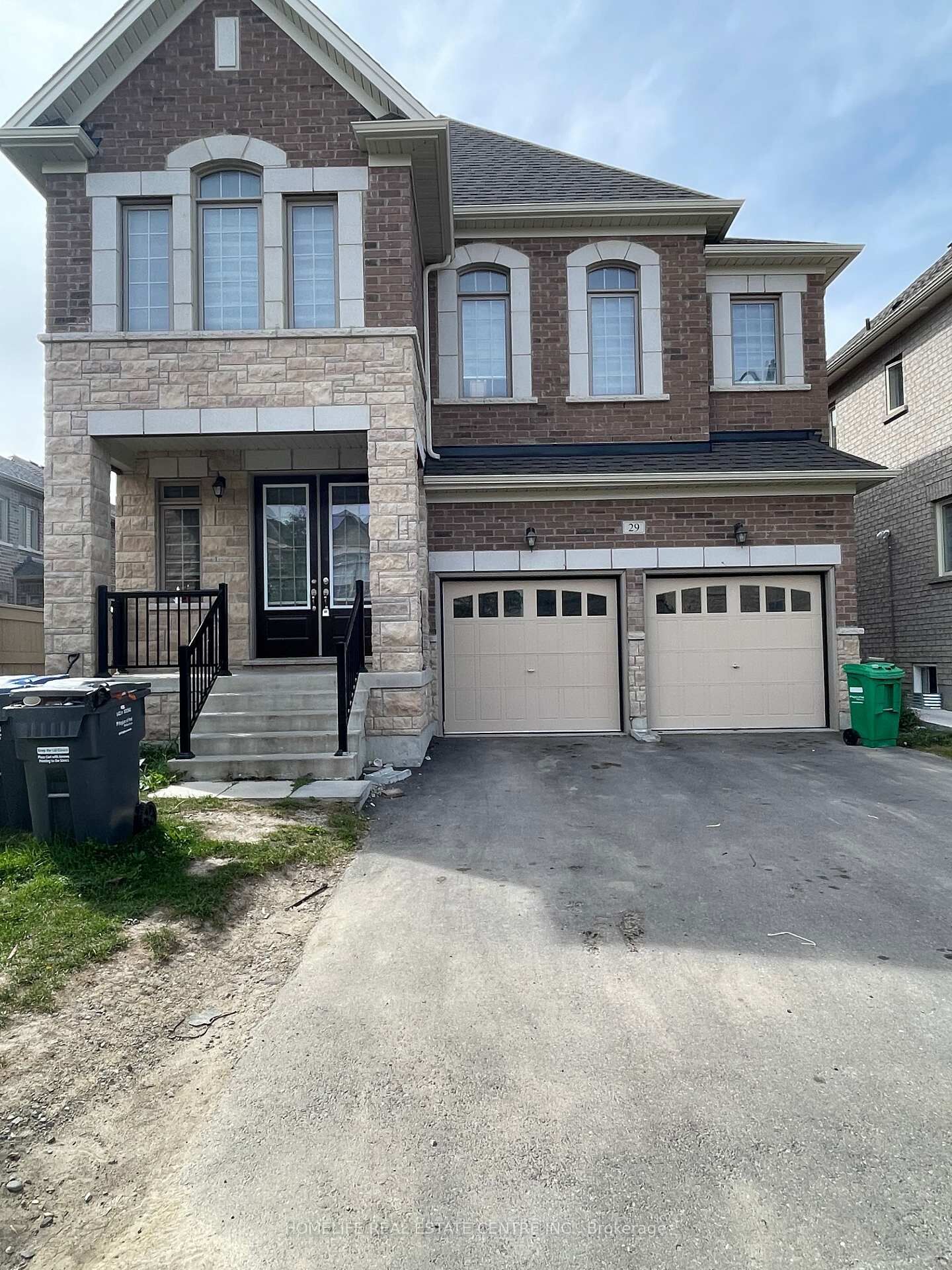 Property Photo:  29 Puffin Crescent Upstairs  ON L6R 4C4 