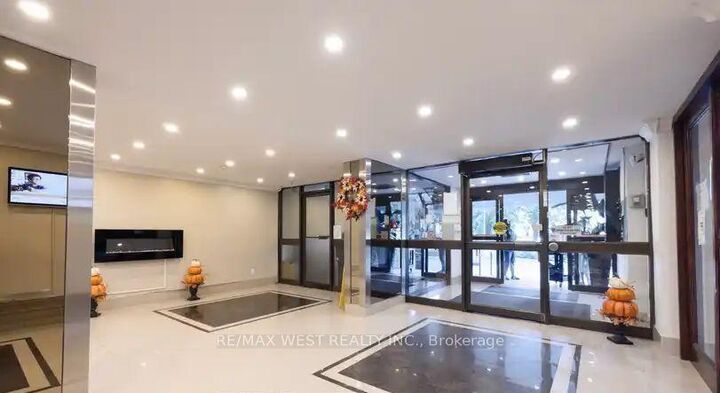 Property Photo:  85 Emmett Avenue 1503  ON M6M 5A2 