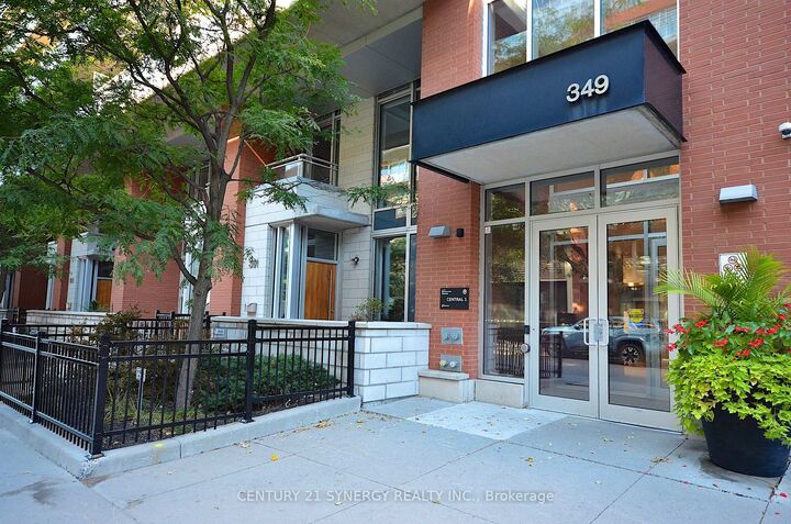 Property Photo: 354 Gladstone Avenue 213 ON K2P 1Y7