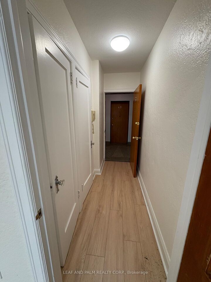 Property Photo:  870 Millwood Road 48  ON M4G 1W6 