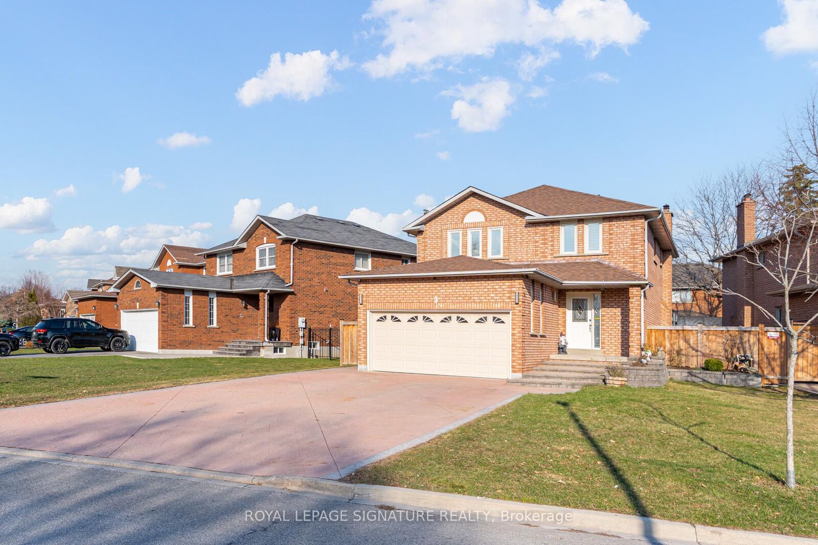 Property Photo: 5 Longhouse Street ON L4L 4Z3