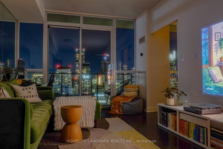 Photo de la propriété: 126 Simcoe Street 3306 ON M5H 4E6