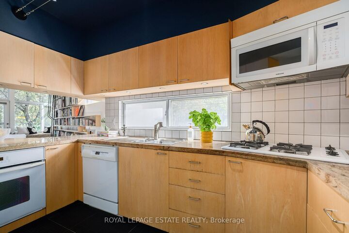 Property Photo: 61 Seaton Street ON M5A 2T2