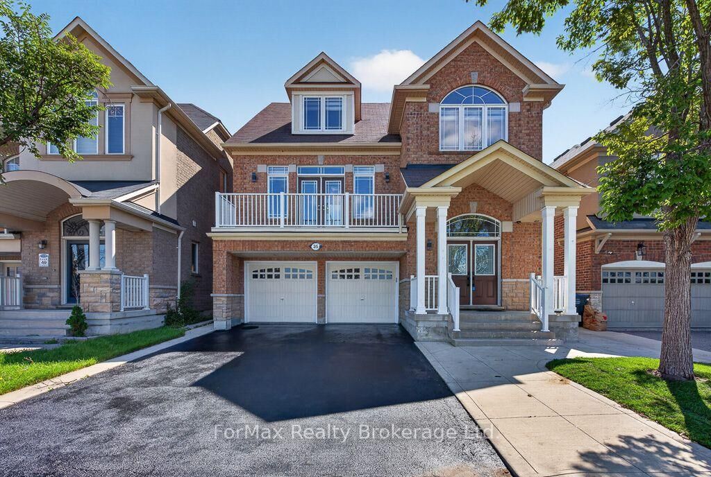 Photo de la propriété: 35 Seascape Crescent ON L6P 3C5