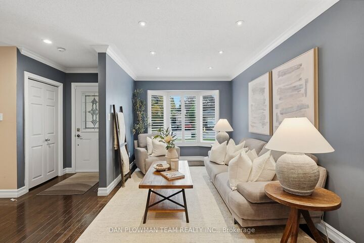 Property Photo:  77 Hialeah Crescent  ON L1N 6P9 