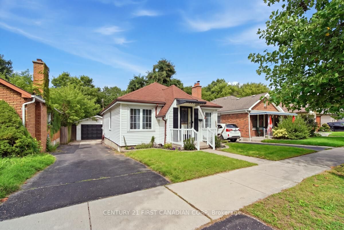 Property Photo:  1324 Langmuir Avenue  ON N5W 2G6 