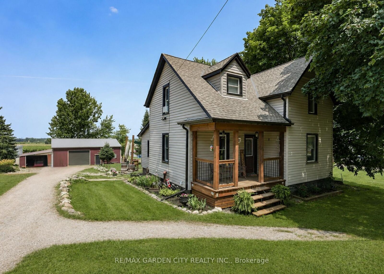 Property Photo: 3745 King Street ON L0R 2C0