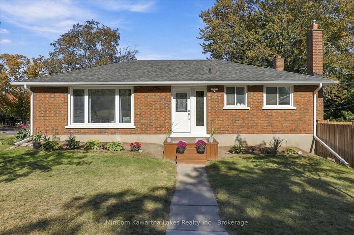 Property Photo:  398 Applegrove Avenue  ON K9H 5L7 