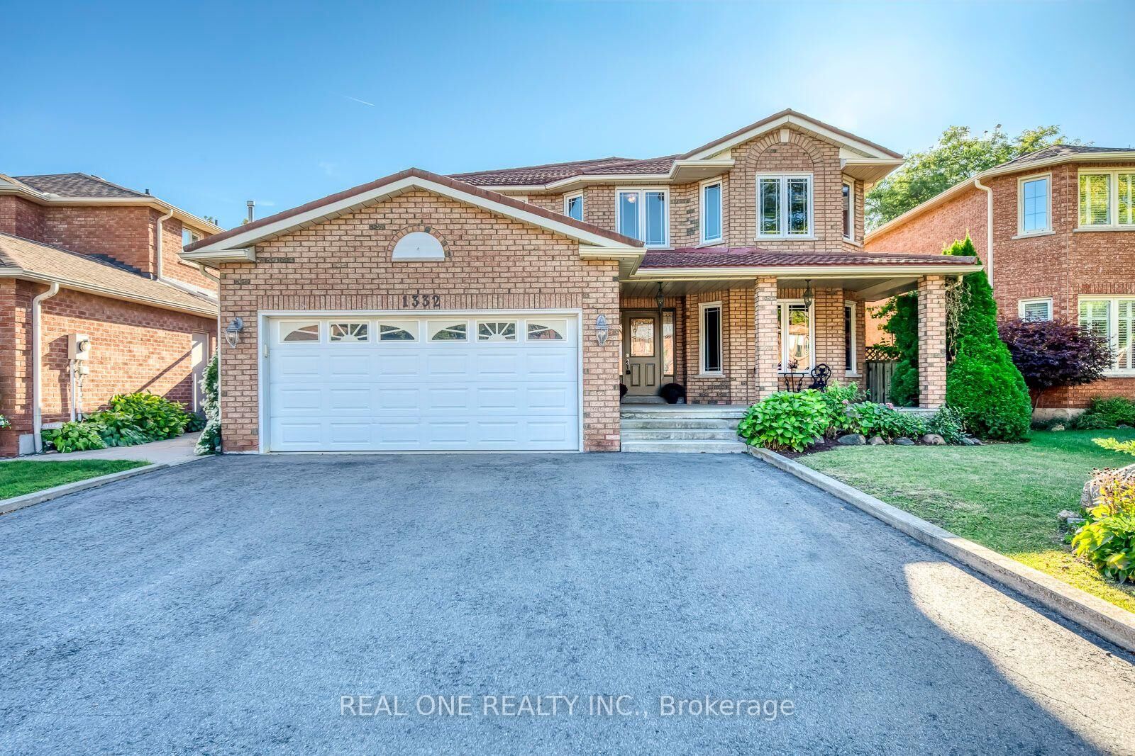 Property Photo:  1332 Greenwood Crescent  ON L6J 6V3 