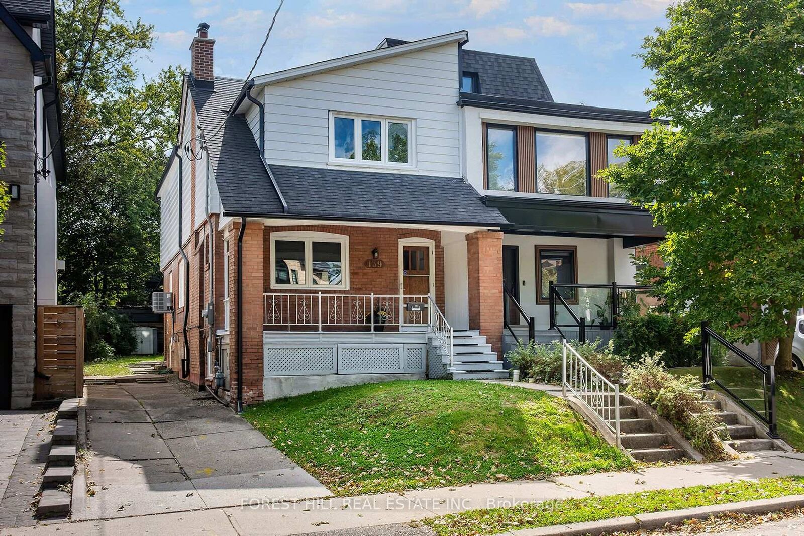 Property Photo: 139 Craighurst Avenue ON M4K 1K1