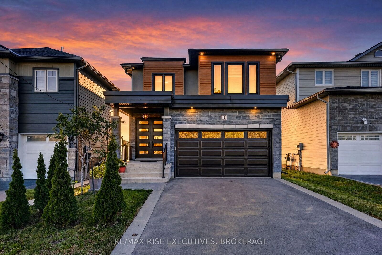 Property Photo: 14 Park Crescent ON K7N 0C2