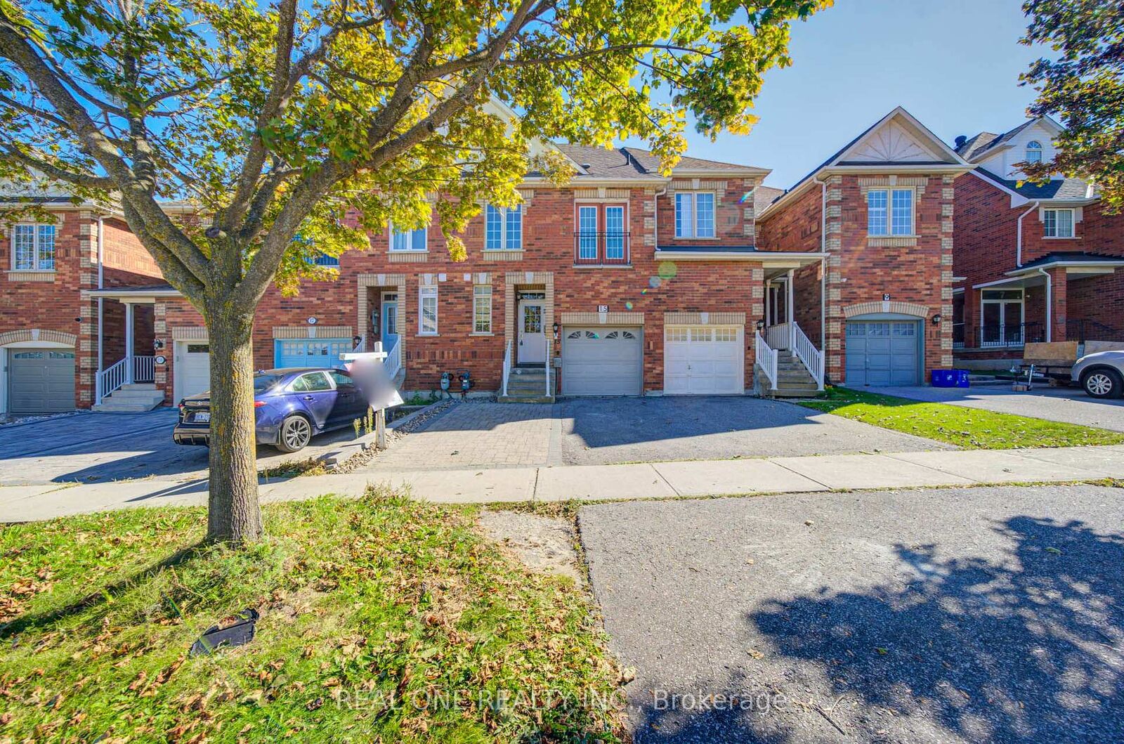 Property Photo: 15 Angelica Avenue ON L4S 2C6