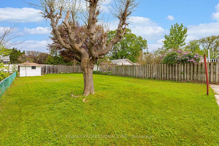 Property Photo:  11 Stock Avenue  ON M8Z 5C3 