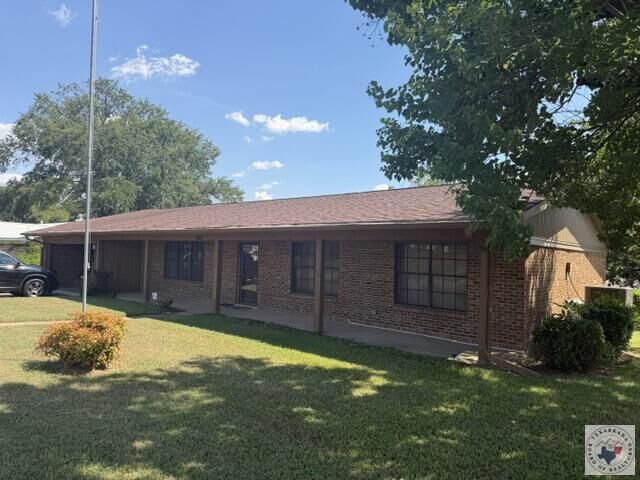 Property Photo:  923 Japonica Drive  TX 75501 